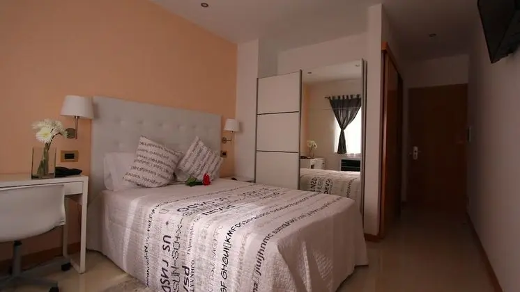 Comfort Tek Büyük Yataklı Oda