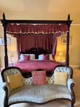 Superior Tek Büyük Yataklı Oda (Four Poster Bed)
