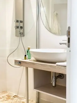 Deluxe Tek Büyük Yataklı Oda (Vista Mare)