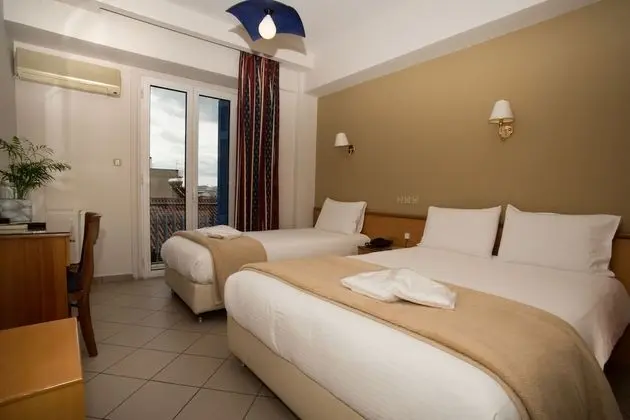 Üç Kişilik Oda, Balkon, Şehir Manzaralı