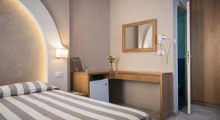 Tek Büyük veya İki Ayrı Yataklı Oda, Balkon