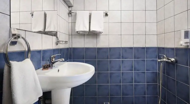 Tek Büyük veya İki Ayrı Yataklı Oda, Balkon