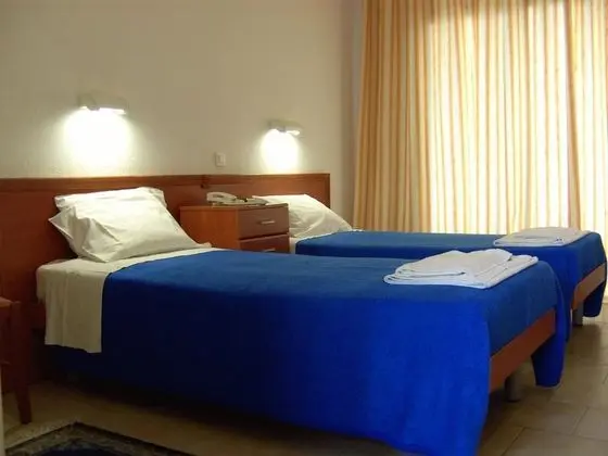 1 Çift Kişilik Veya 2 Tek Kişilik Yatak Land View