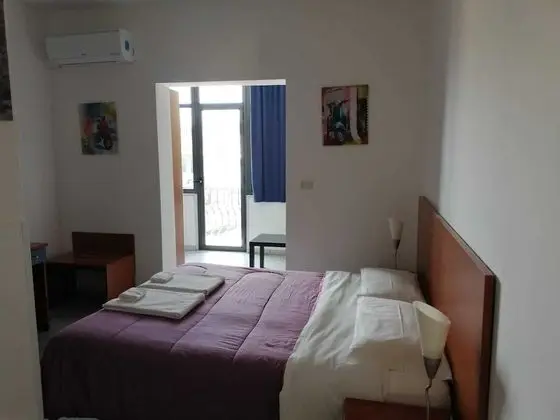 Tek Büyük Yataklı Oda, Balkon
