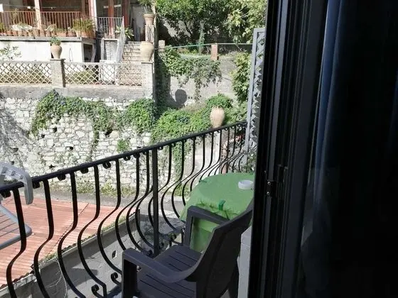 Tek Büyük Yataklı Oda, Balkon