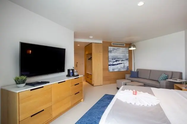 King Oceanview Guestroom