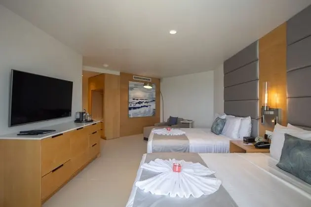 Queen Double Oceanview Guestroom