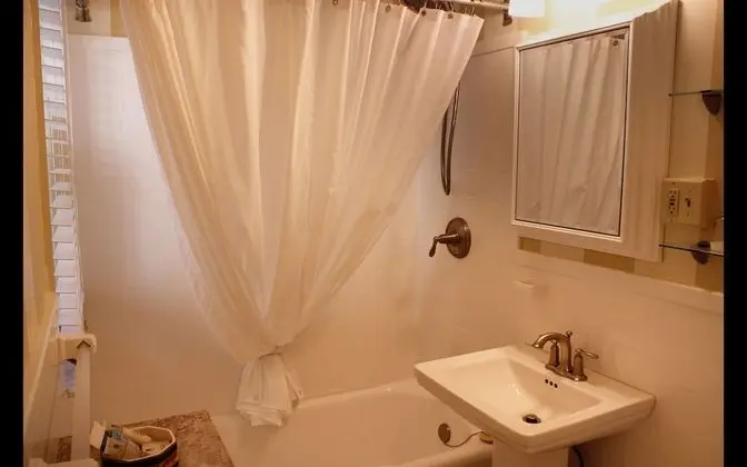 Queen Studio with Full Kitchen - annex/elevator