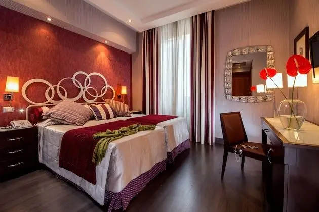 Luxury Tek Büyük Yataklı Oda