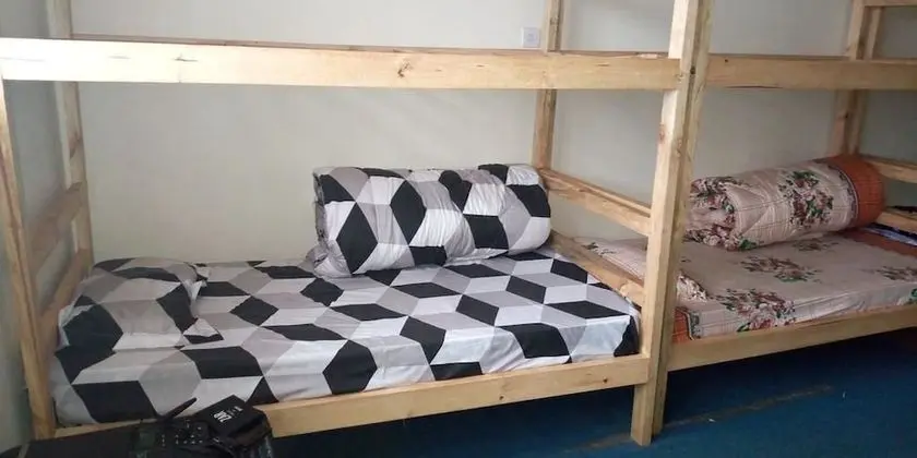 Basic Ortak Ranzalı Oda, Sadece kadınlar için, Ortak Banyo
