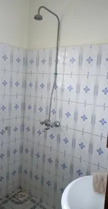 Basic Ortak Ranzalı Oda, Sadece kadınlar için, Ortak Banyo