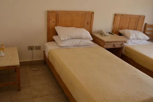 Standard Tek Büyük Yataklı Oda, Havuz Manzaralı (Mountain View, With Extra Bed)