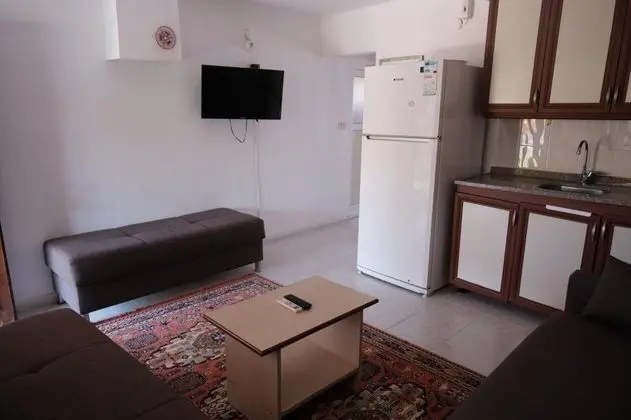 Apartment, Bahçe veya Sokak Manzaralı, Bahçe Katı