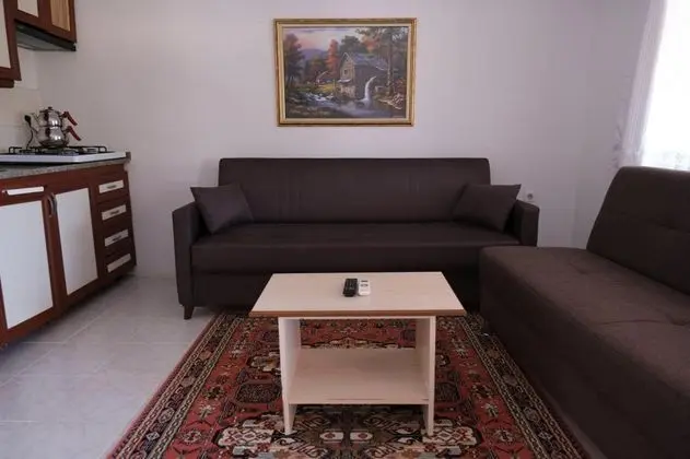 Apartment, Bahçe veya Sokak Manzaralı, Bahçe Katı