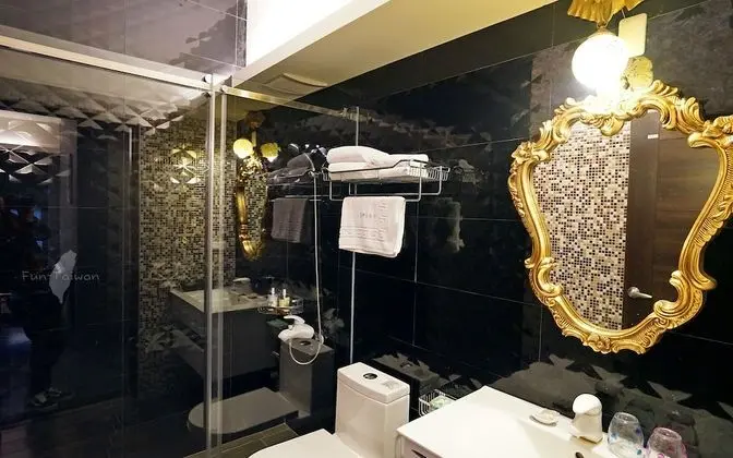 Standard Tek Büyük Yataklı Oda (Mario)