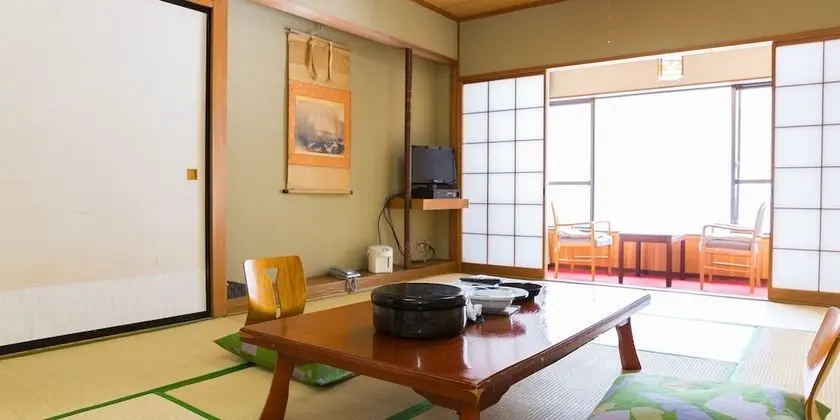 Basic Oda, Sigara İçilebilir (Japanese Style, 5 People, Wi-fi)