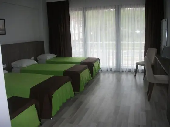 Superior, Kara veya Havuz Manzaralı