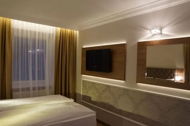 Tek Büyük veya İki Ayrı Yataklı Oda