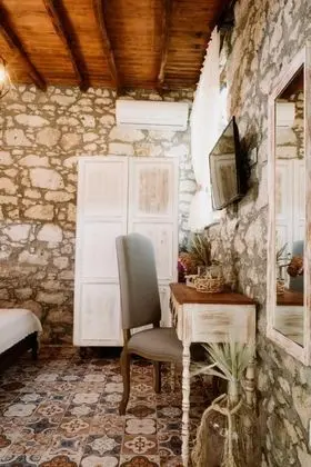 Superior Oda - Çift Kişilik Tek Yatak, Avlu Manzaralı, Balkonsuz