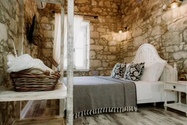 Superior Oda - Çift Kişilik Tek Yatak, Avlu Manzaralı, Balkonsuz