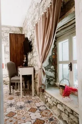 Superior Oda - Çift Kişilik Tek Yatak, Avlu Manzaralı, Balkonsuz