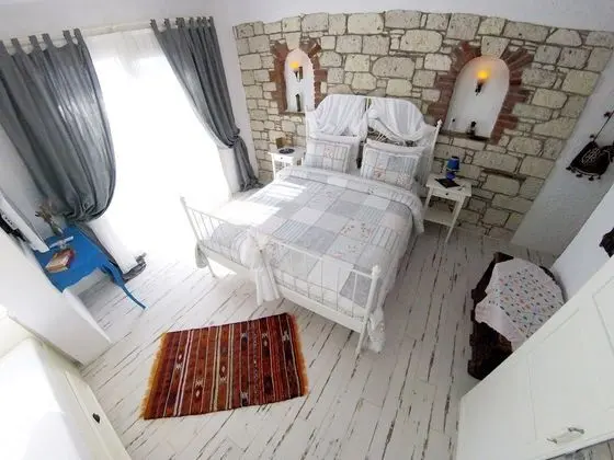 Deluxe Üç Kişilik Oda, Havuz Manzaralı (Bay View)