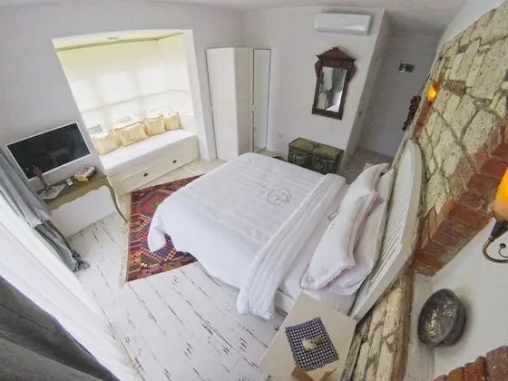 Deluxe Üç Kişilik Oda, Havuz Manzaralı (Bay View)