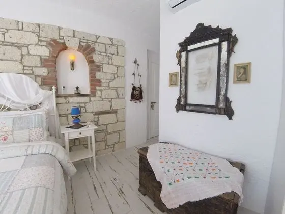 Deluxe Üç Kişilik Oda, Havuz Manzaralı (Bay View)
