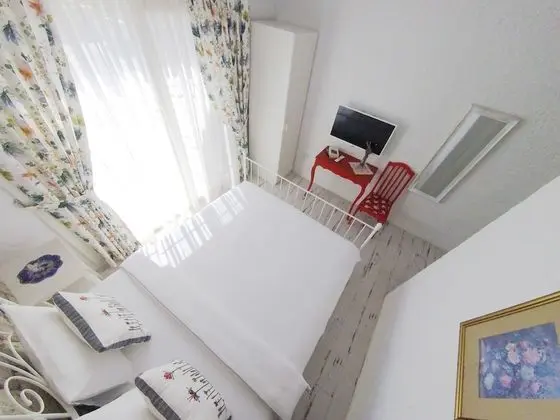 Standard Tek Büyük Yataklı Oda, Bahçe Manzaralı
