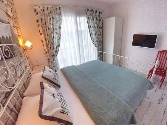 Standard Tek Büyük Yataklı Oda, Bahçe Manzaralı