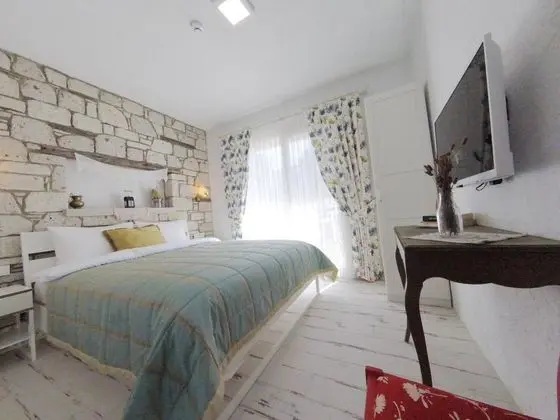 Çift Kişilik, Bahçe Manzaralı, Balkonlu
