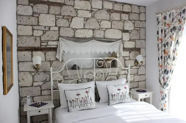 Çift Kişilik, Bahçe Manzaralı, Balkonlu
