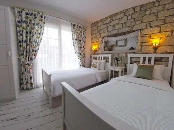 Çift Kişilik, Bahçe Manzaralı, Balkonlu