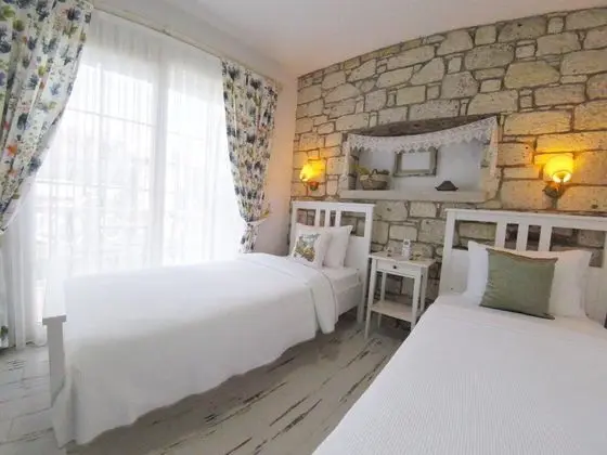 Çift Kişilik, Bahçe Manzaralı, Balkonlu