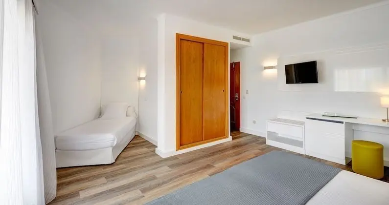 Tek Büyük Yataklı Oda, Balkon