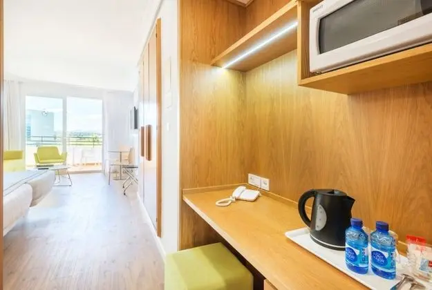 Tek Büyük Yataklı Oda, Balkon