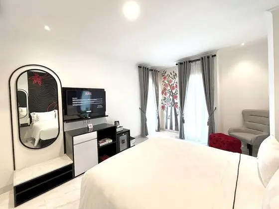 Deluxe Tek Büyük Yataklı Oda