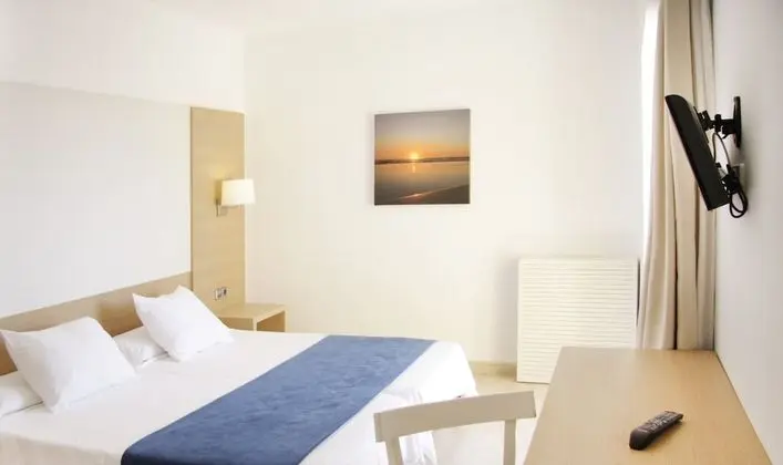 Standard Tek Büyük Yataklı Oda (2 adults, 1 child)