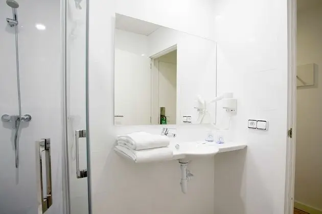 Superior Tek Büyük Yataklı Oda (Occupancy 3)