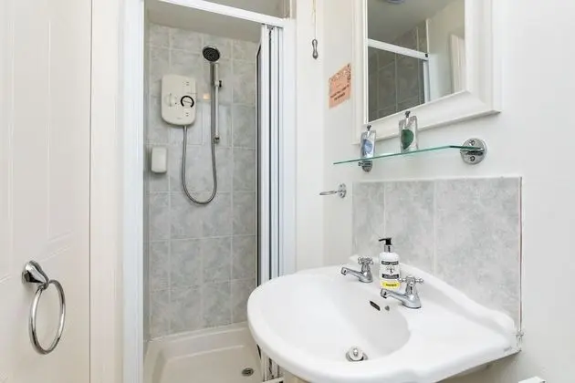 Comfort Büyük Yataklı Tek Kişilik Oda