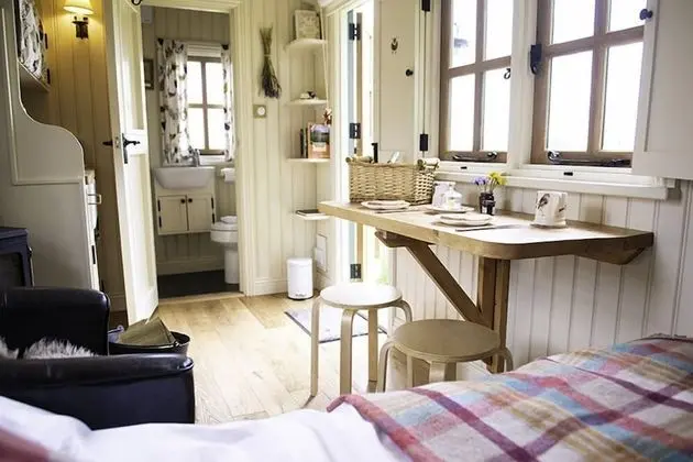 Shepherd's Hut Cottontail