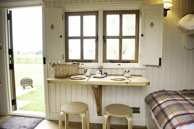 Shepherd's Hut Flopsy