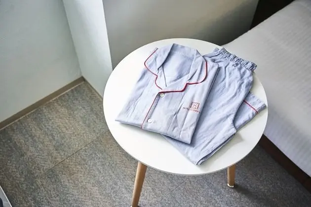 Tek Kişilik Oda, Sigara İçilmez