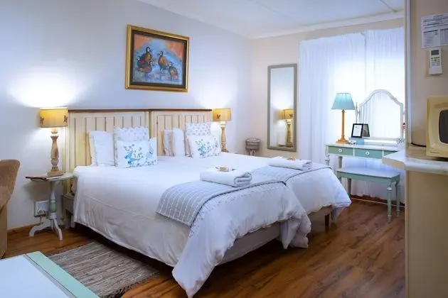 Angelica Garden Suite