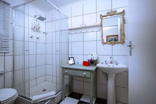 Angelica Garden Suite