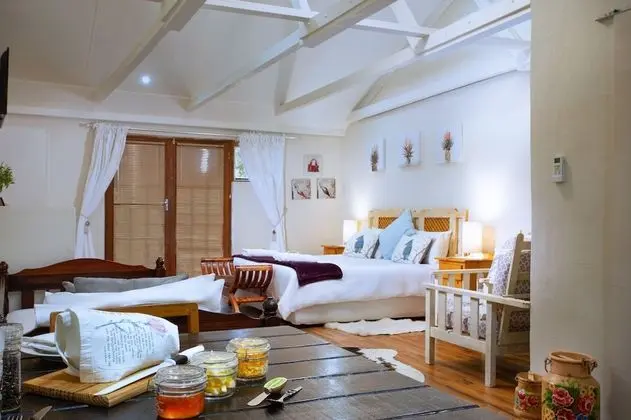 Borage Garden Suite
