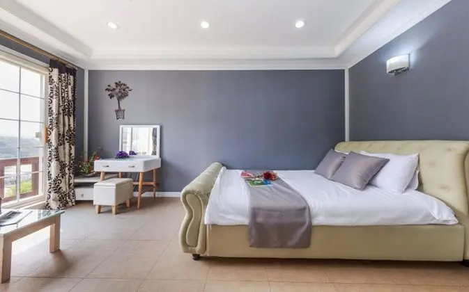 Dew Morning (Waterslide/Spa)