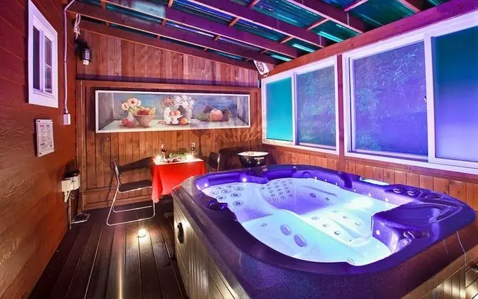 Dew Morning (Waterslide/Spa)