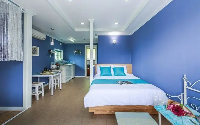 Glow Morning (Waterslide/Spa)