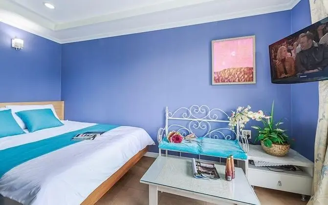 Glow Morning (Waterslide/Spa)